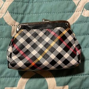 Red yellow white black three pockets one pocket in the front